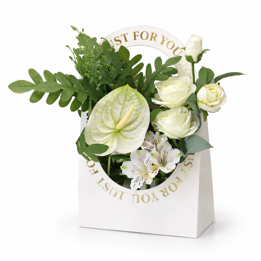 IMG_4715 Aranzhim Elegant me Anthurium & Trëndafila të Bardhë – “Just For You” - Image 1