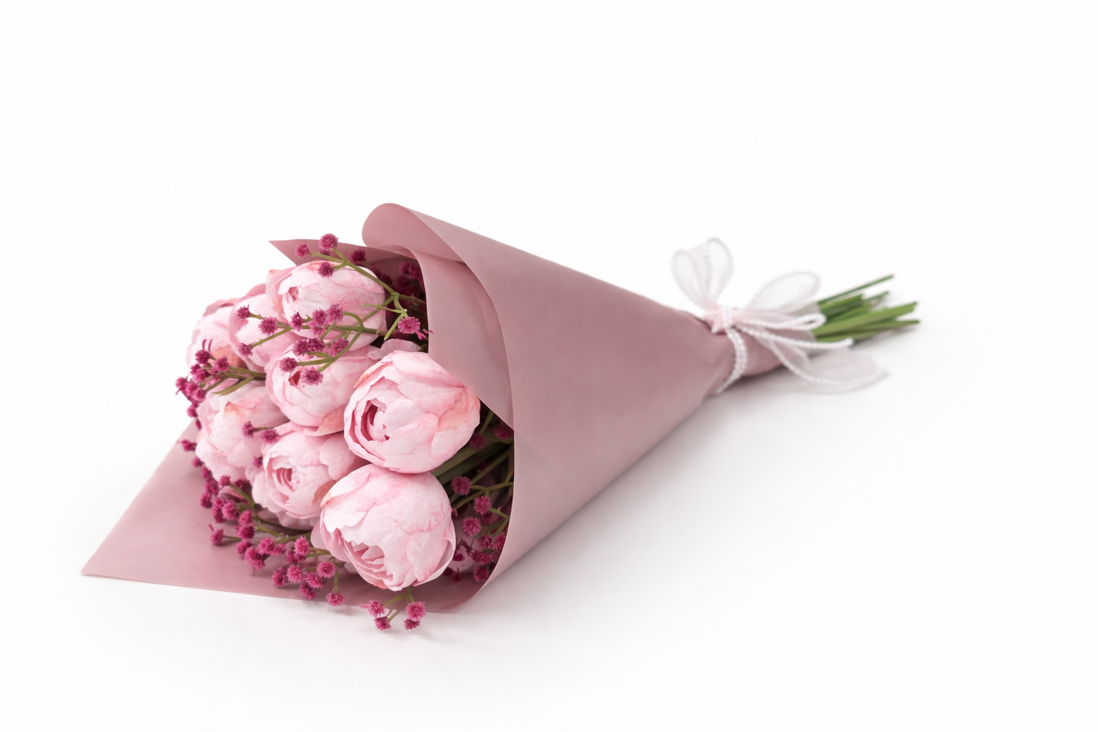 file_000000001000724397163ed488ad6416 Buqetë Romantike me Lule Rozë – Delikatesë dhe Elegancë - Image 1